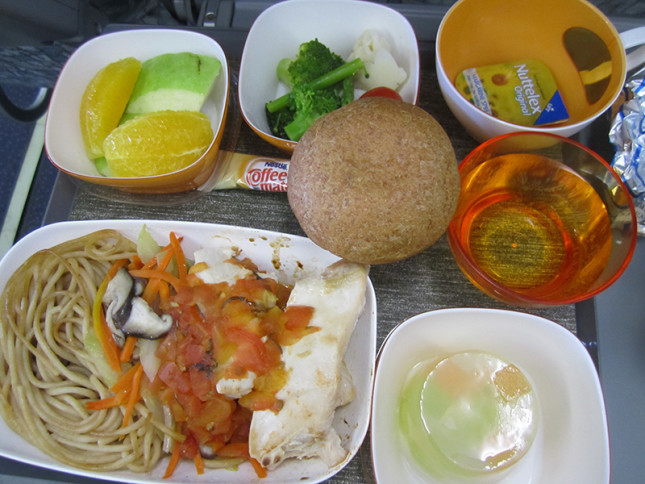 For Taipei- Jakarta flight, I chose Special Meal Diabetic Meal. Uhm...not too shabby either. I mostly only ate the chicken breast and some of the veggies. - plus my own food.