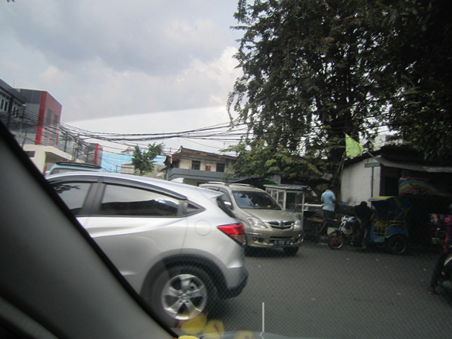 we are about to cross this multi intersection to go to the street that will lead to my house